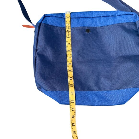 Lands End Everyday Messenger Bag Size 11 x 15 Laptop Inner Outer Pockets Utility - Picture 16 of 16